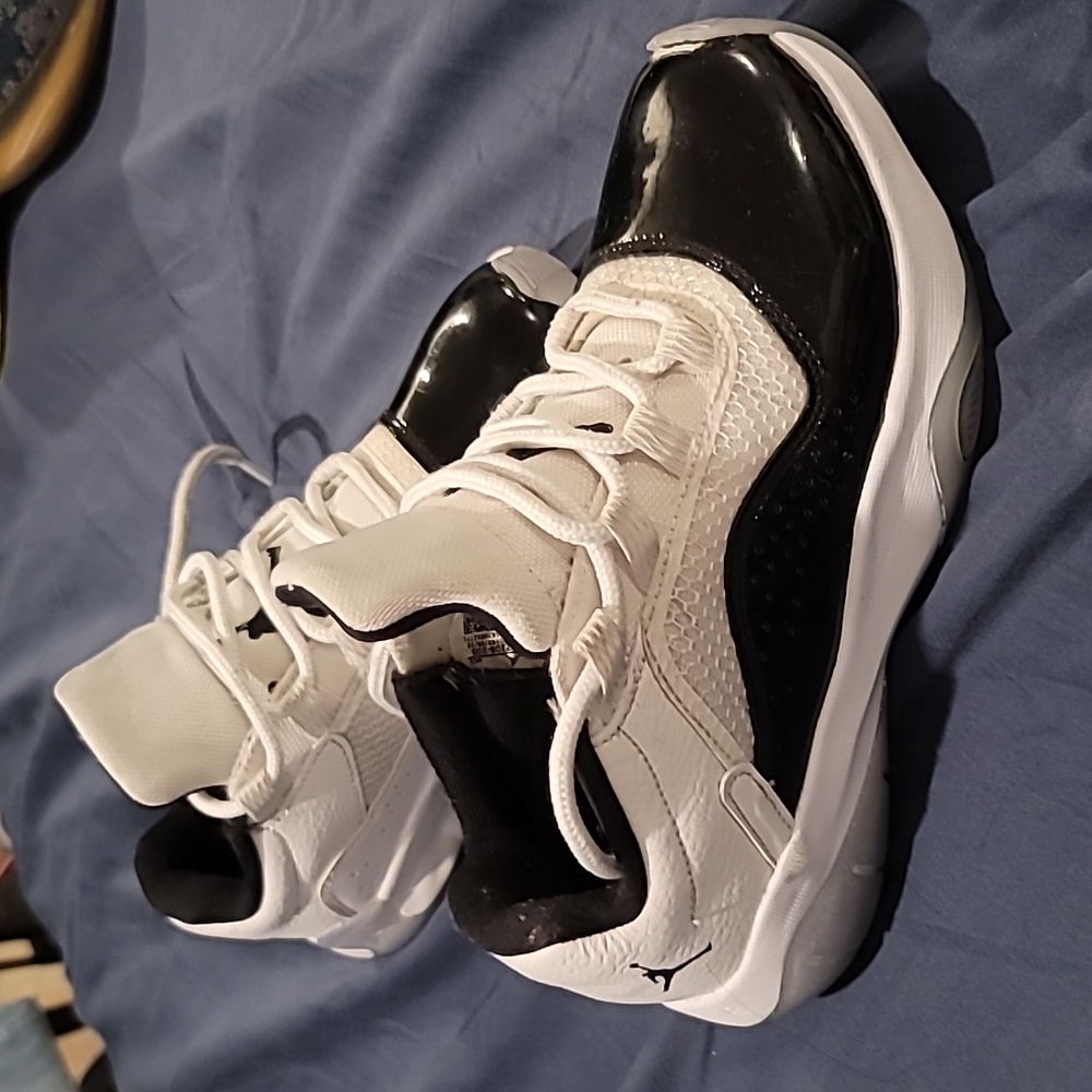 Jordan 11s